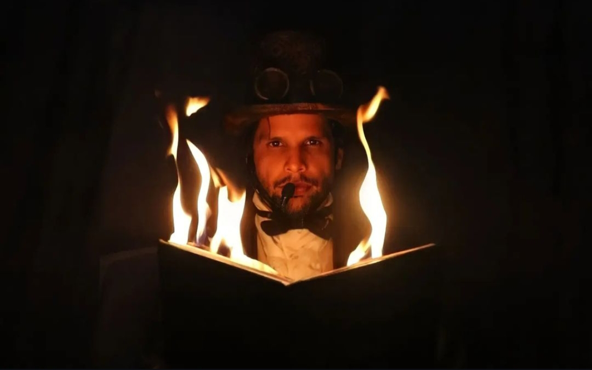 Dirigido por Diego Costa, bicampeão brasileiro de mágica, espetáculo reúne teatro, música, ilusionismo e interação com o público para levar toda a família a uma aventura fantástica
